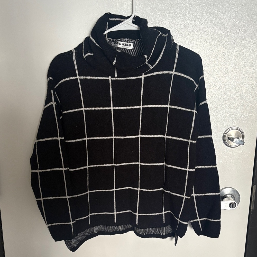 Ecowish Black and White Checkered Turtleneck Sweater